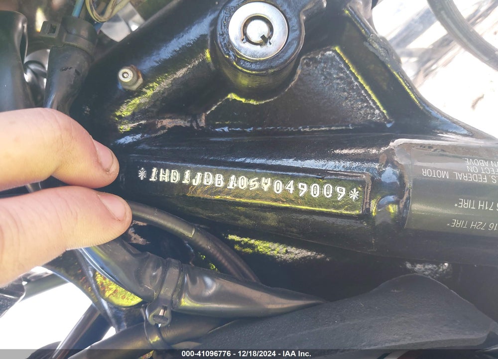 2005 HARLEY-DAVIDSON FLSTNI VIN: 1HD1JDB105Y049009