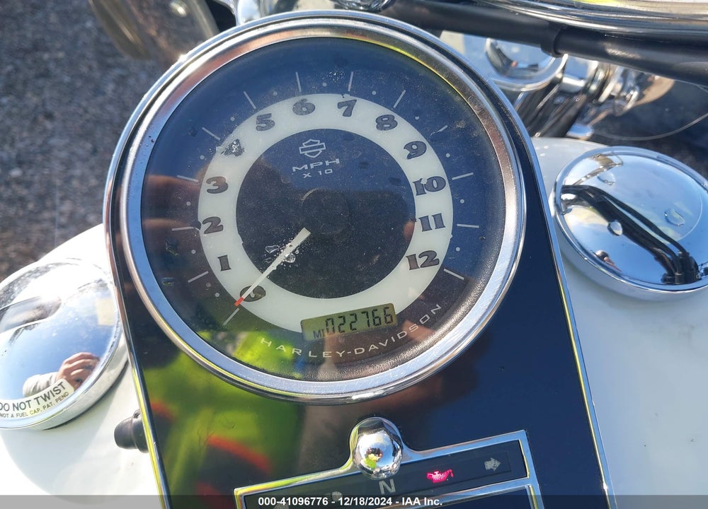 2005 HARLEY-DAVIDSON FLSTNI VIN: 1HD1JDB105Y049009