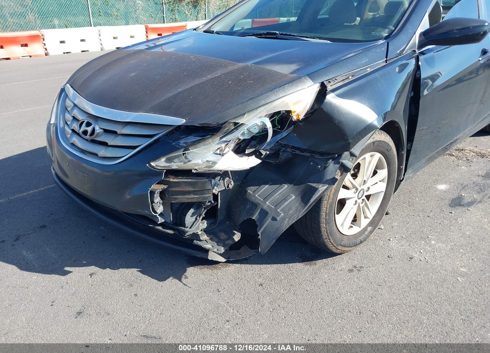2011 HYUNDAI SONATA VIN: 5NPEB4AC3BH204684