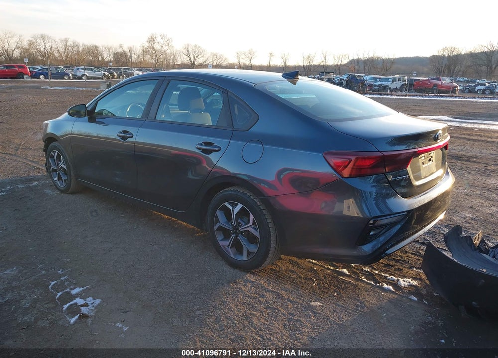 2019 KIA FORTE LXS VIN: 3KPF24AD5KE131528
