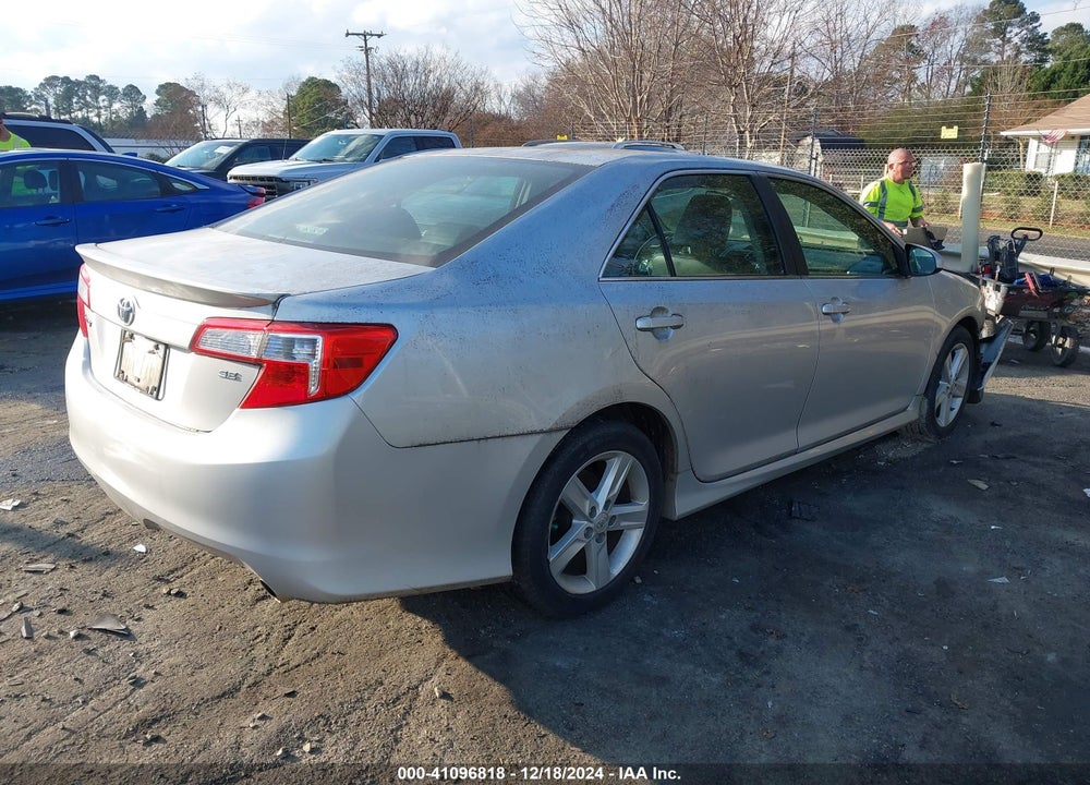 2014 TOYOTA CAMRY SE VIN: 4T1BF1FK9EU747677