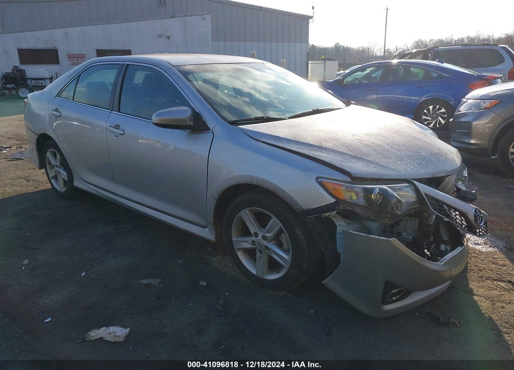 2014 TOYOTA CAMRY SE VIN: 4T1BF1FK9EU747677