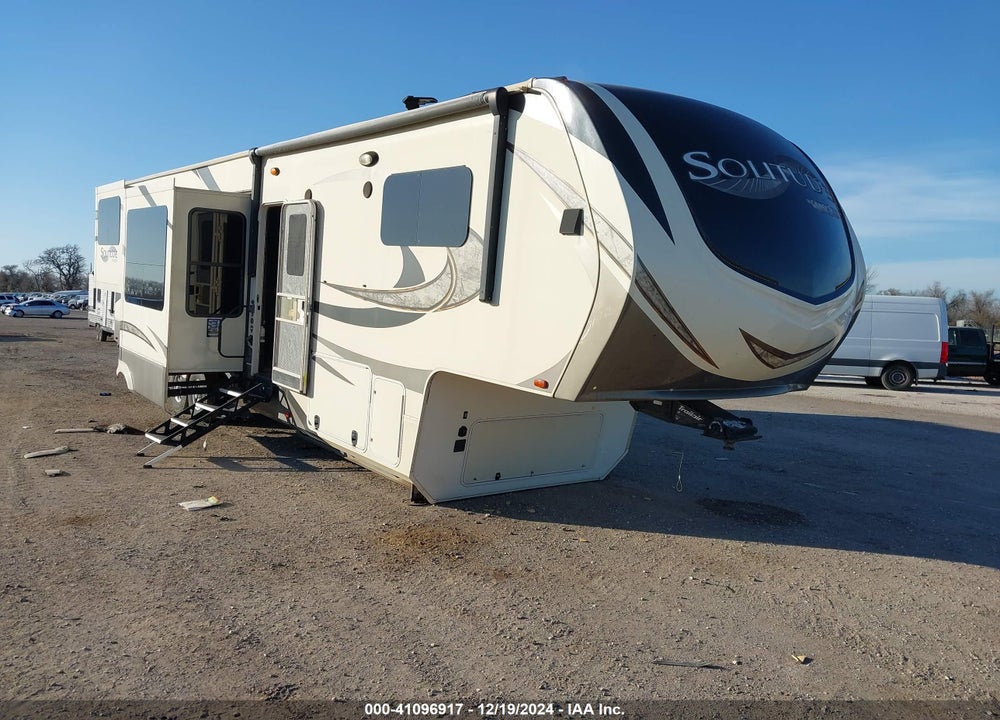 2017 GRAND DESIGN SOLITUDE M-375RES VIN: 573FS4327H1108073