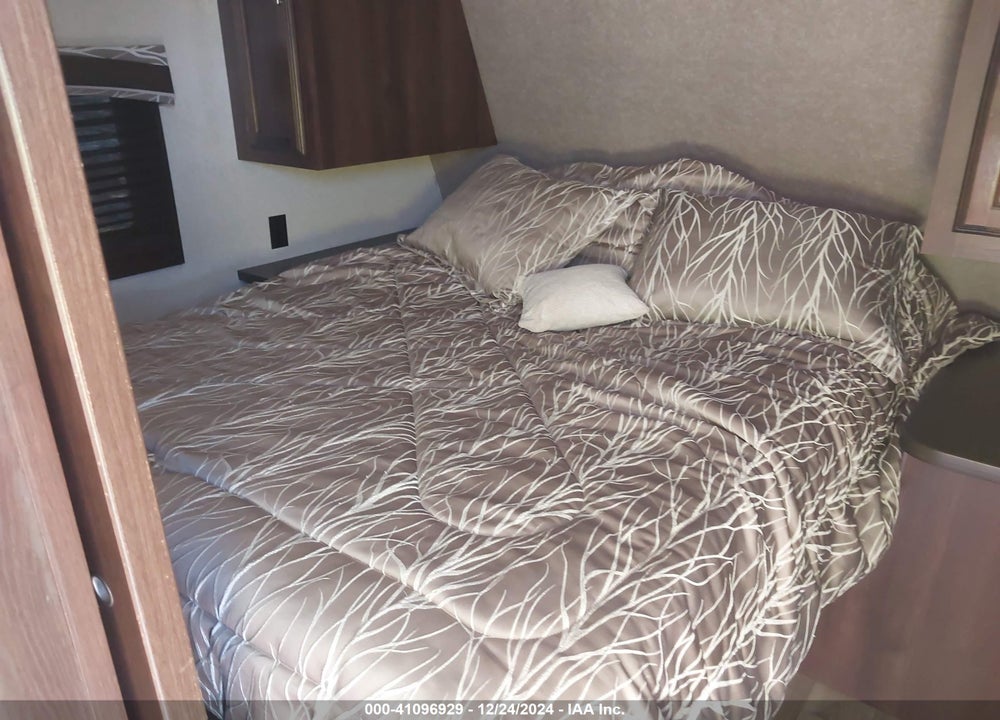 2018 JAYCO JAYFL184BH VIN: 1UJBJ0BT7J1TR0975