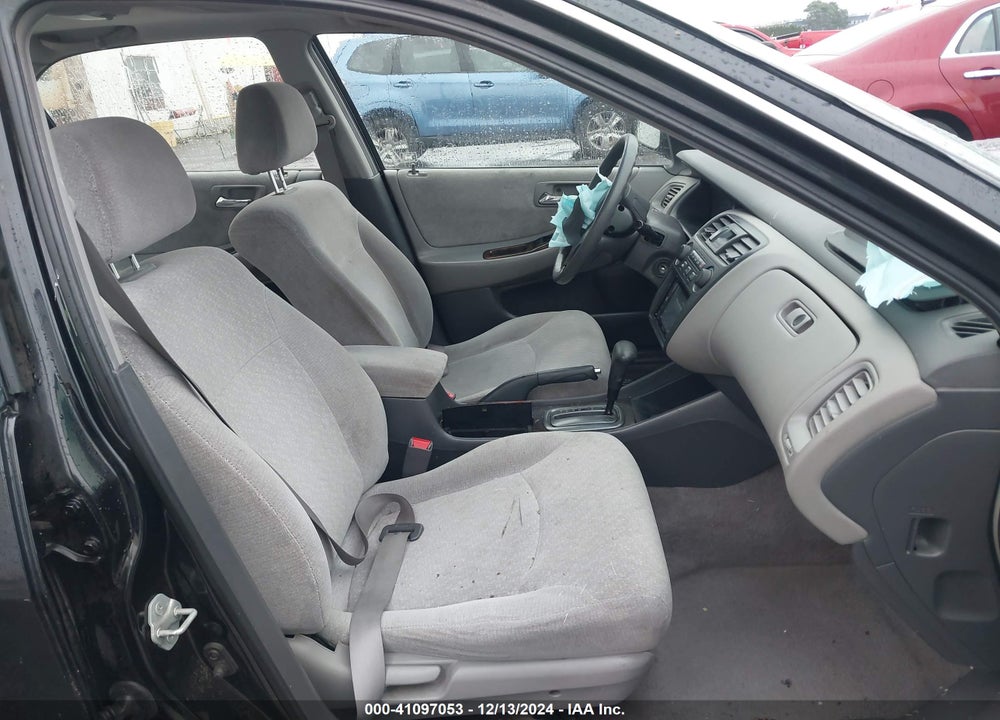 2002 HONDA ACCORD 2.3 SE VIN: JHMCG56702C034224