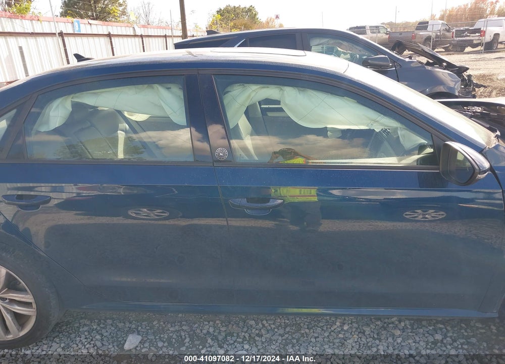 2019 VOLKSWAGEN PASSAT VIN: 1VWLA7A38KC008177