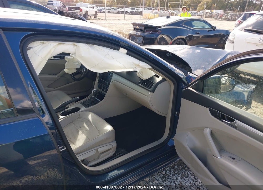 2019 VOLKSWAGEN PASSAT VIN: 1VWLA7A38KC008177