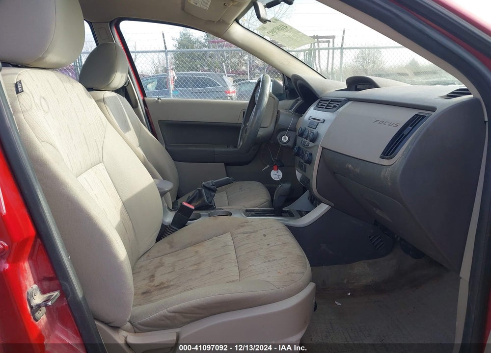 2010 FORD FOCUS SE VIN: 1FAHP3FN6AW258627