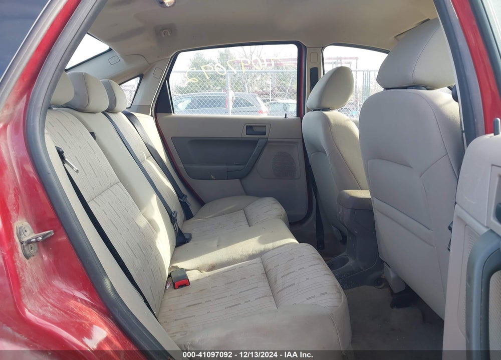 2010 FORD FOCUS SE VIN: 1FAHP3FN6AW258627