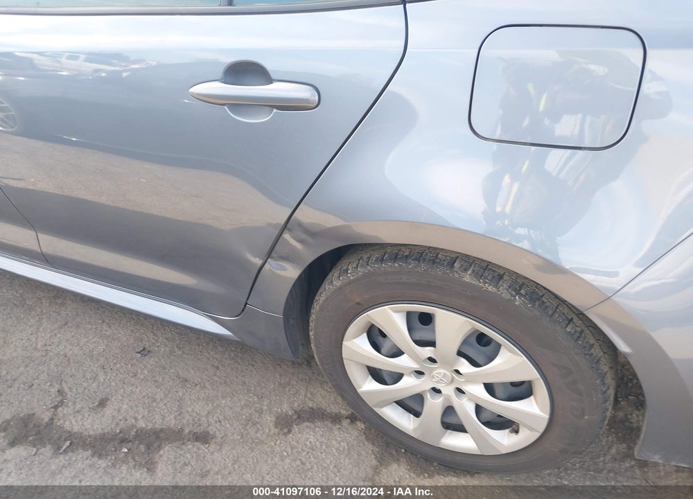 2022 TOYOTA COROLLA LE VIN: JTDEPMAE5N3033990