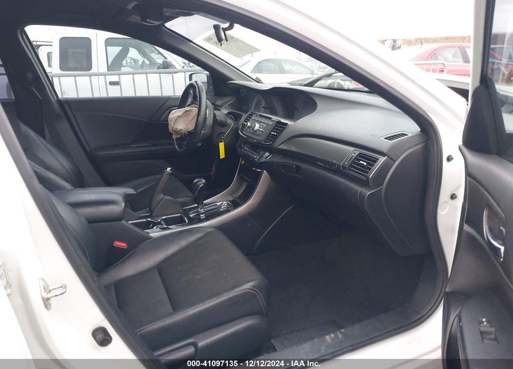 2017 HONDA ACCORD VIN: 1HGCR2F54HA236448