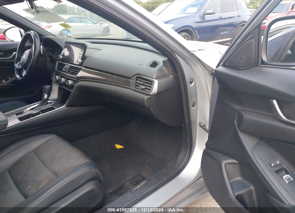 2019 HONDA ACCORD VIN: 1HGCV1F34KA138340