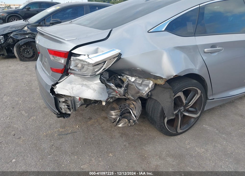 2019 HONDA ACCORD VIN: 1HGCV1F34KA138340