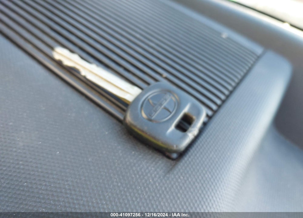2006 SCION XB VIN: JTLKT324864073804