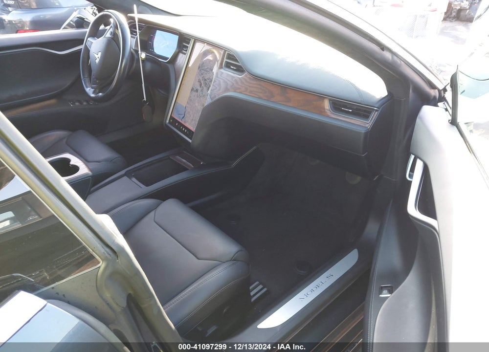 2018 TESLA MODEL S 100D/75D/P100D VIN: 5YJSA1E24JF291613