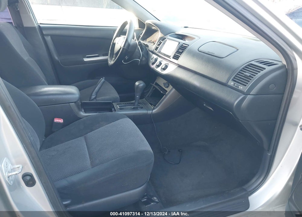2005 TOYOTA CAMRY SE VIN: 4T1BE32K55U576964