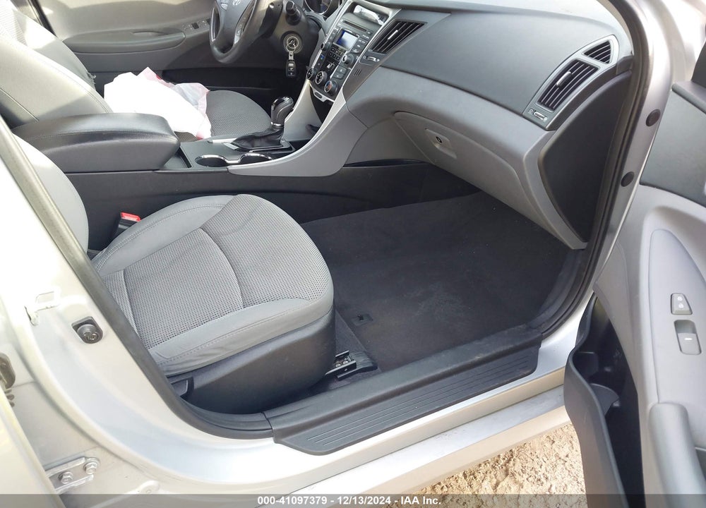 2014 HYUNDAI SONATA VIN: 5NPEB4AC1EH867241