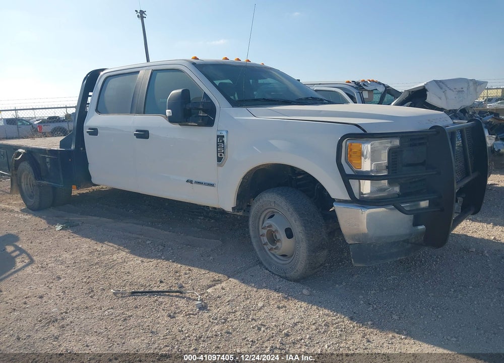 2017 FORD F-350 CHASSIS XL VIN: 1FD8W3HT8HEC66121