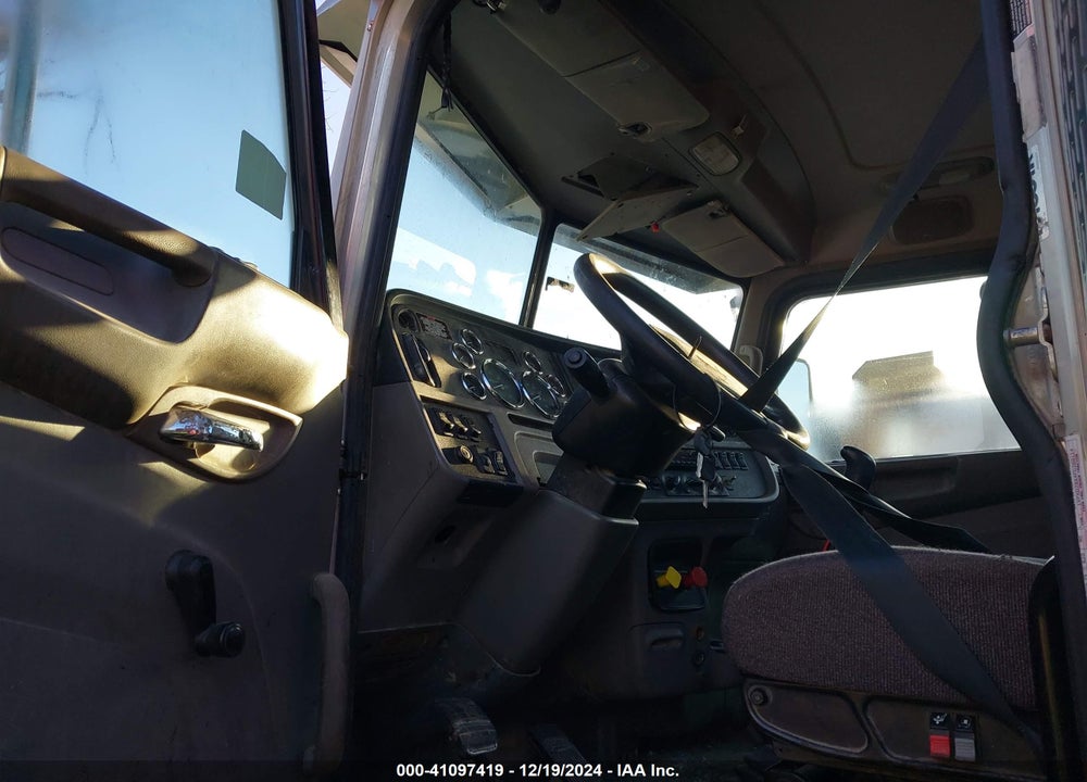 2015 PETERBILT 389 VIN: 1XPXD79X4FD269114