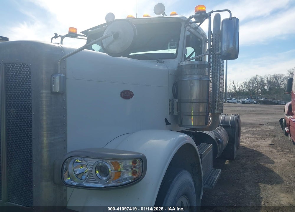 2015 PETERBILT 389 VIN: 1XPXD79X4FD269114