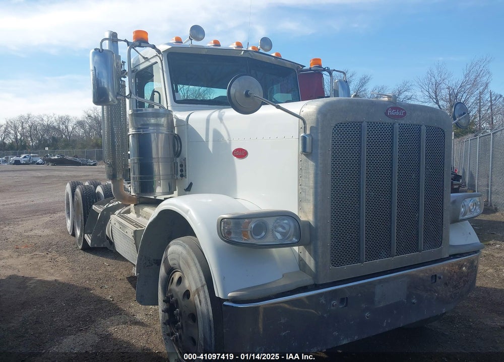 2015 PETERBILT 389 VIN: 1XPXD79X4FD269114