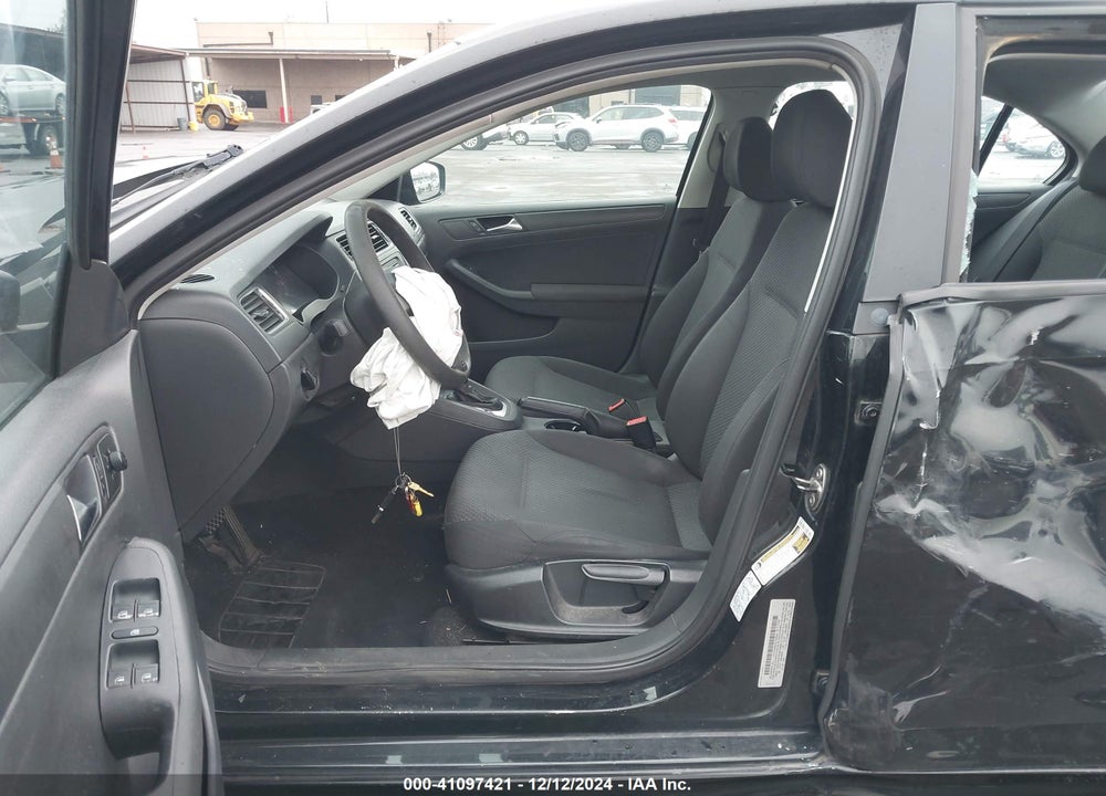 2011 VOLKSWAGEN JETTA 2.0L S VIN: 3VW2K7AJ5BM091427