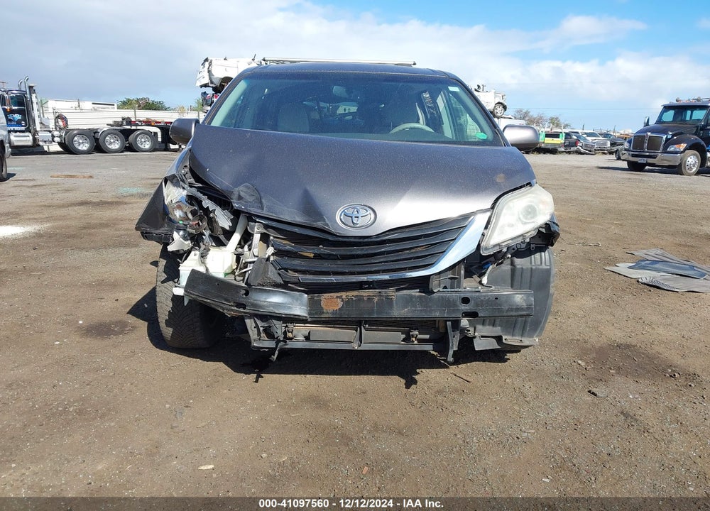 2014 TOYOTA SIENNA LE V6 7 PASSENGER AUTO ACCESS SEAT/LE V6 7 PASSENGER MOBILITY/LE V6 8 PASSENGER VIN: 5TDKK3DC5ES445105