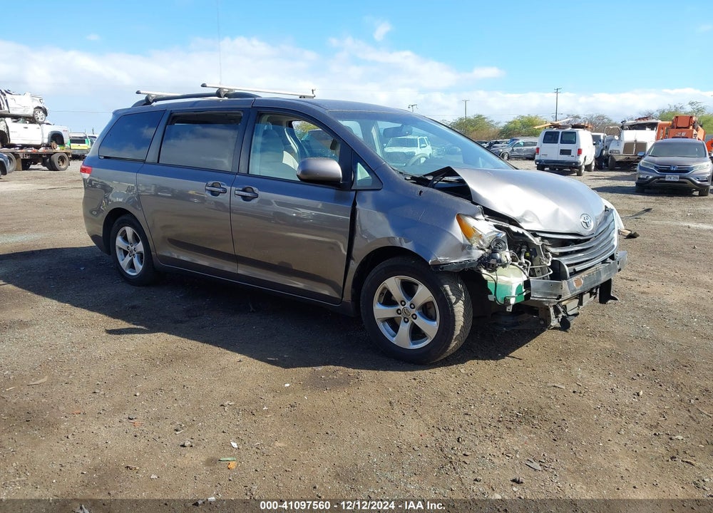 2014 TOYOTA SIENNA LE V6 7 PASSENGER AUTO ACCESS SEAT/LE V6 7 PASSENGER MOBILITY/LE V6 8 PASSENGER VIN: 5TDKK3DC5ES445105
