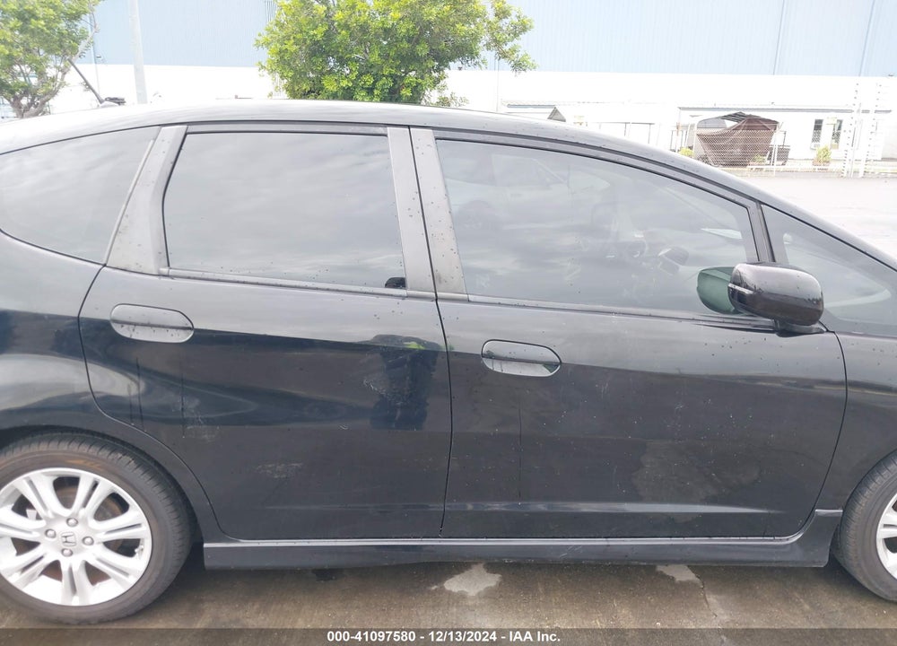 2009 HONDA FIT SPORT VIN: JHMGE884X9S002540