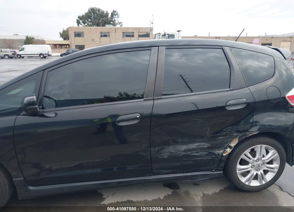 2009 HONDA FIT SPORT VIN: JHMGE884X9S002540