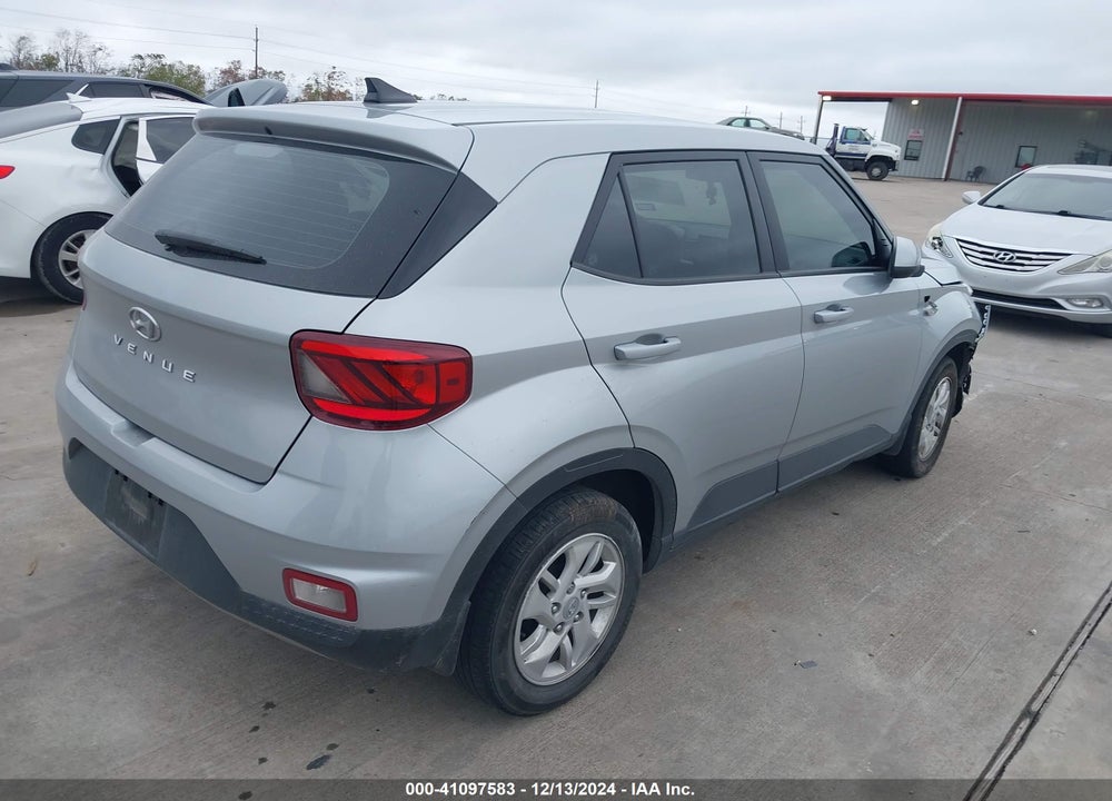 2022 HYUNDAI VENUE VIN: KMHRB8A30NU201823