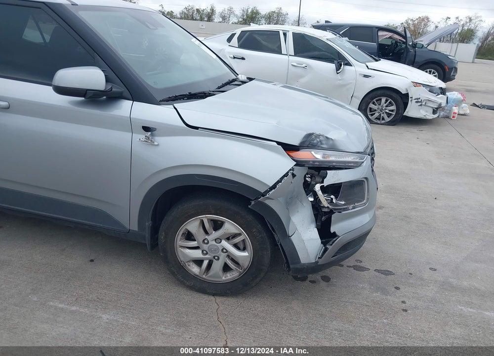 2022 HYUNDAI VENUE VIN: KMHRB8A30NU201823