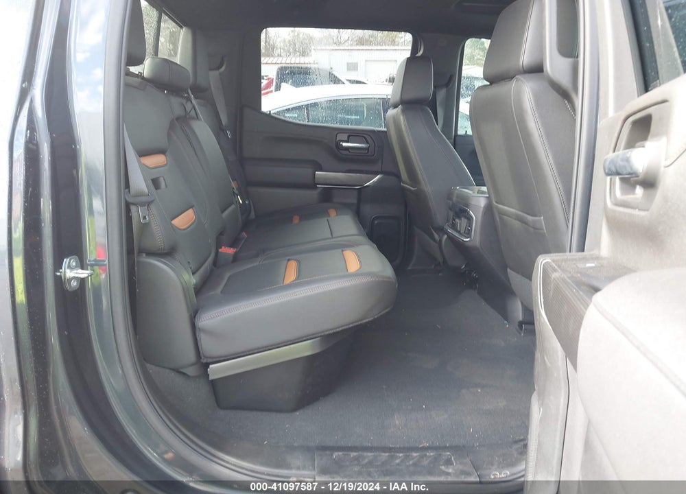 2022 GMC SIERRA 1500 LIMITED 4WD SHORT BOX AT4 VIN: 1GTP9EEL0NZ111915