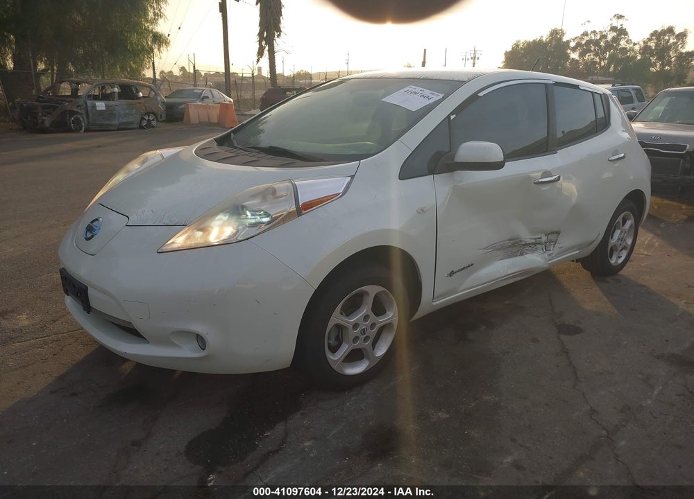 2011 NISSAN LEAF SL VIN: JN1AZ0CP8BT006992