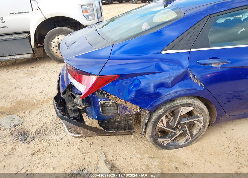 2024 HYUNDAI ELANTRA VIN: KMHLS4DG1RU647854