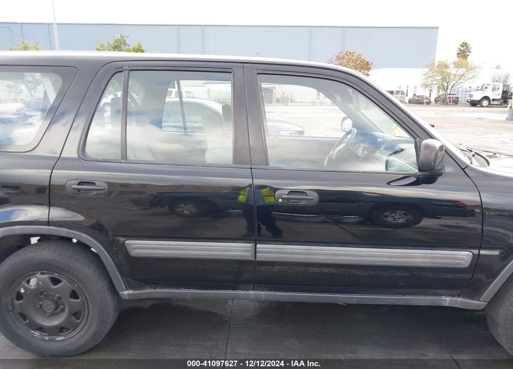 1998 HONDA CR-V LX VIN: JHLRD2843WC017867