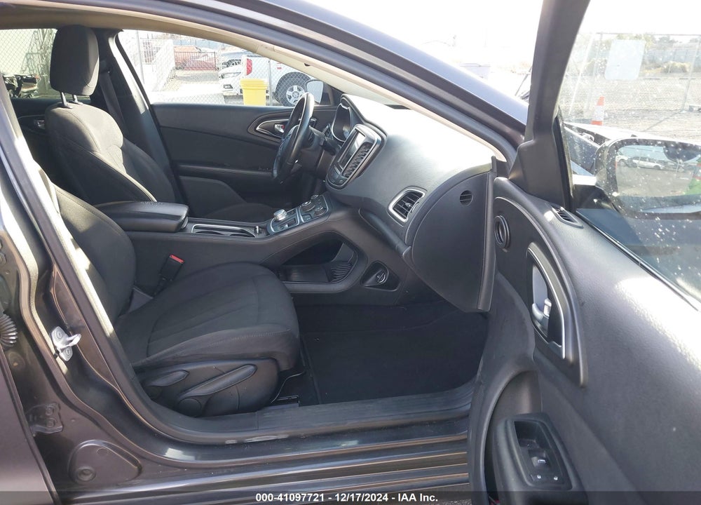 2016 CHRYSLER 200 VIN: 1C3CCCAB7GN122507