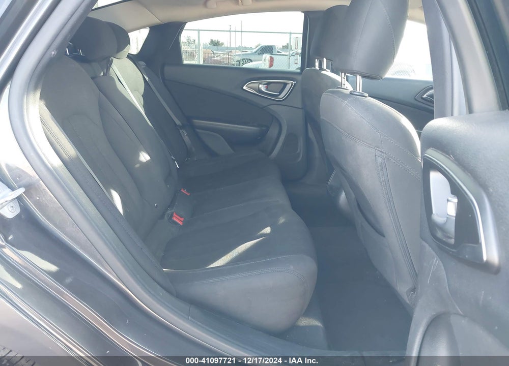 2016 CHRYSLER 200 VIN: 1C3CCCAB7GN122507