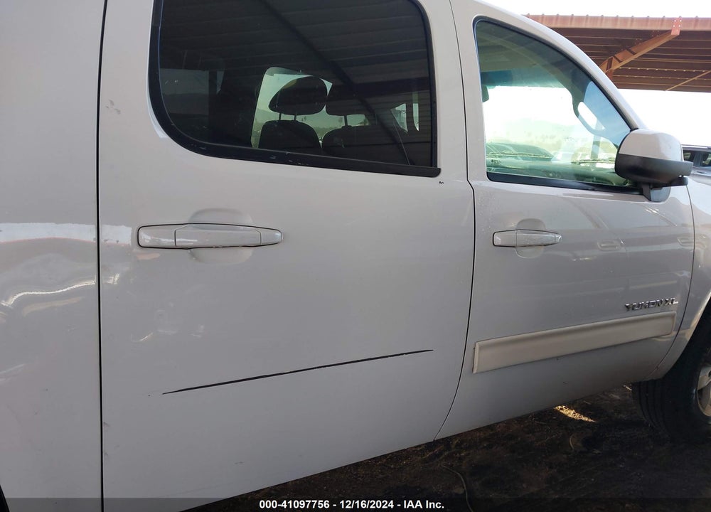 2014 GMC YUKON XL 1500 SLE VIN: 1GKS2HE70ER162581