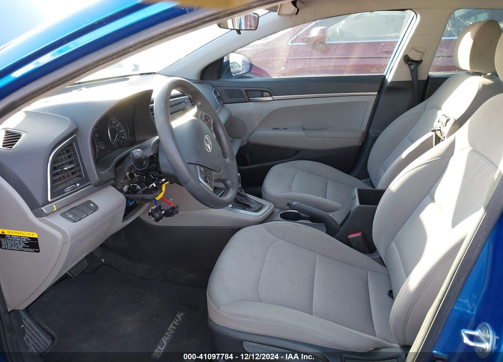 2017 HYUNDAI ELANTRA VIN: 5NPD74LF6HH199946