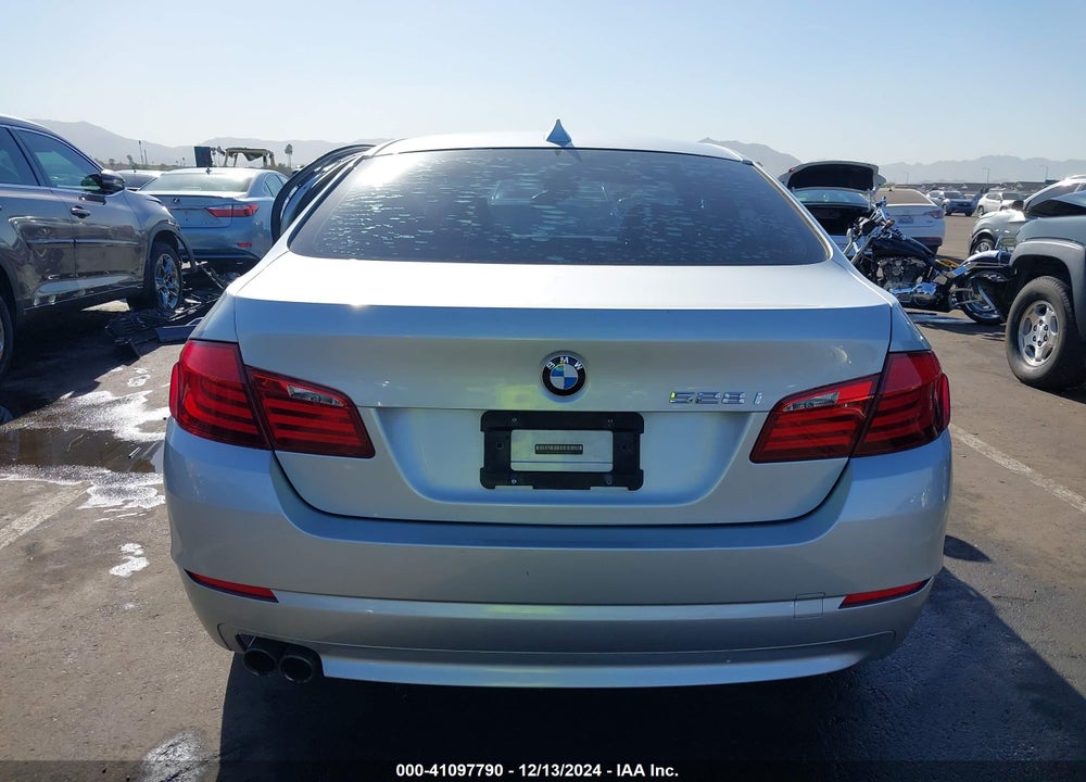2011 BMW 528I VIN: WBAFR1C57BC739507