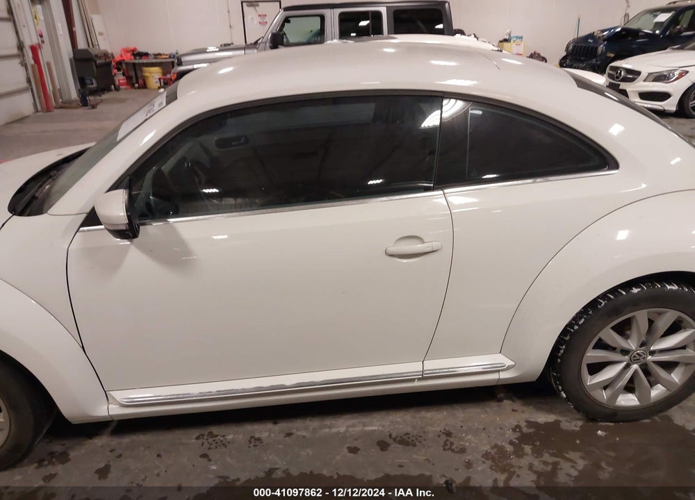 2013 VOLKSWAGEN BEETLE 2.0L TDI VIN: 3VWJL7AT9DM611125