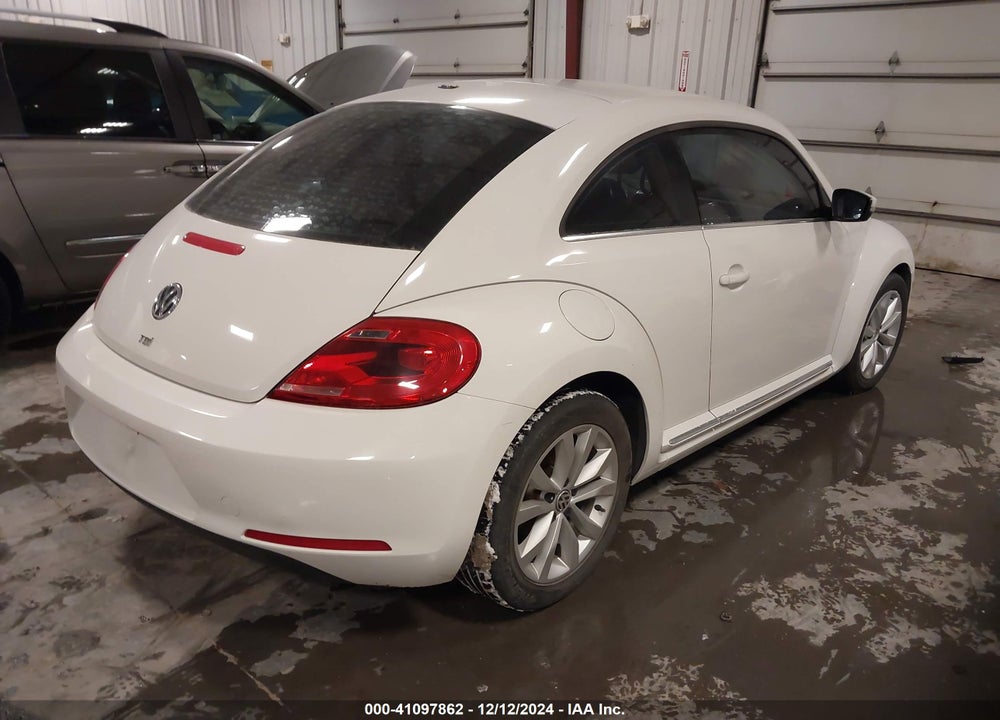 2013 VOLKSWAGEN BEETLE 2.0L TDI VIN: 3VWJL7AT9DM611125