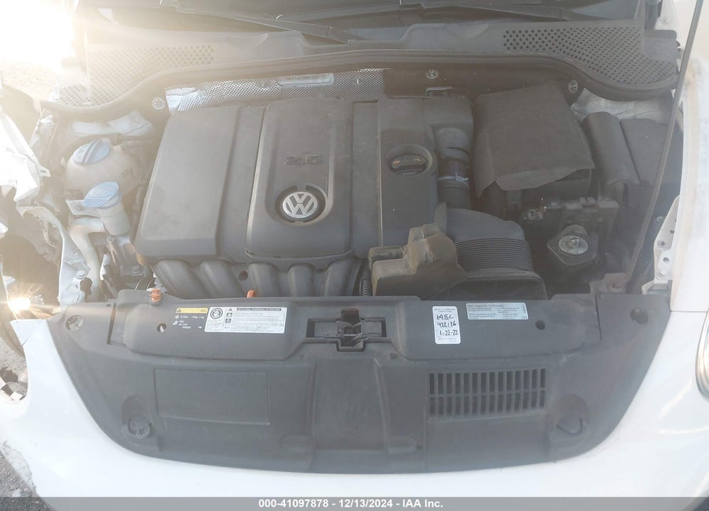 2013 VOLKSWAGEN BEETLE 2.5L VIN: 3VW5P7AT5DM811361