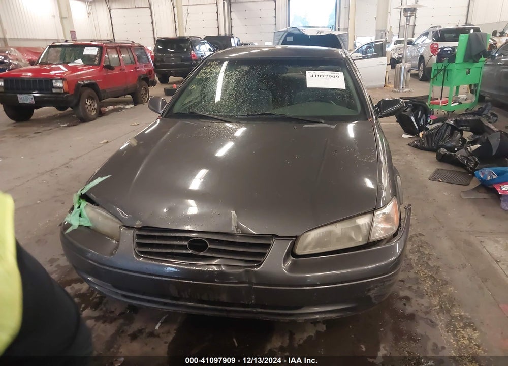 1998 TOYOTA CAMRY CE VIN: 4T1BG22K1WU856371