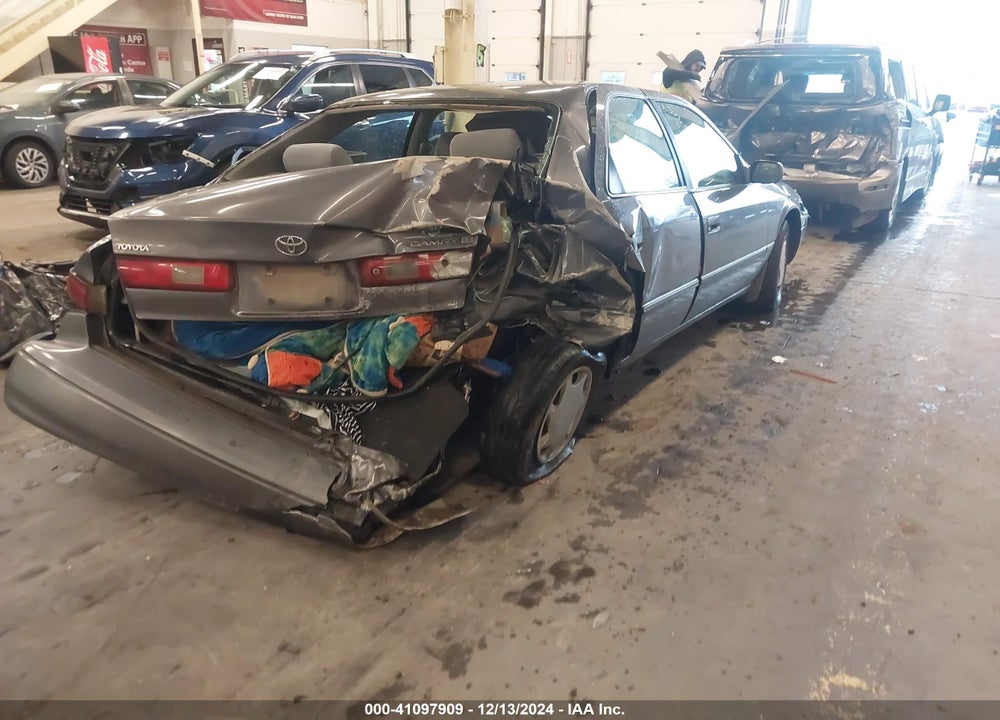 1998 TOYOTA CAMRY CE VIN: 4T1BG22K1WU856371