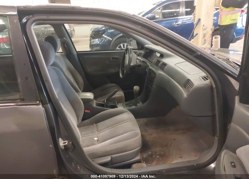 1998 TOYOTA CAMRY CE VIN: 4T1BG22K1WU856371