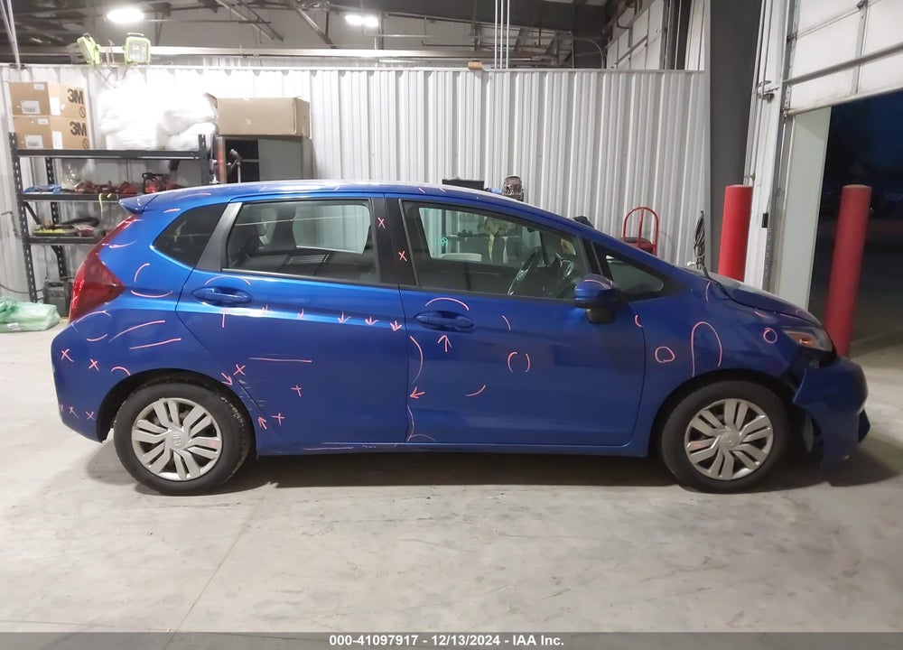 2015 HONDA FIT VIN: 3HGGK5H5XFM714120