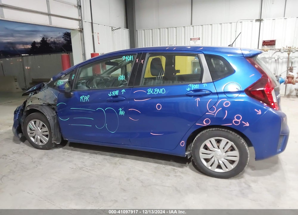 2015 HONDA FIT VIN: 3HGGK5H5XFM714120