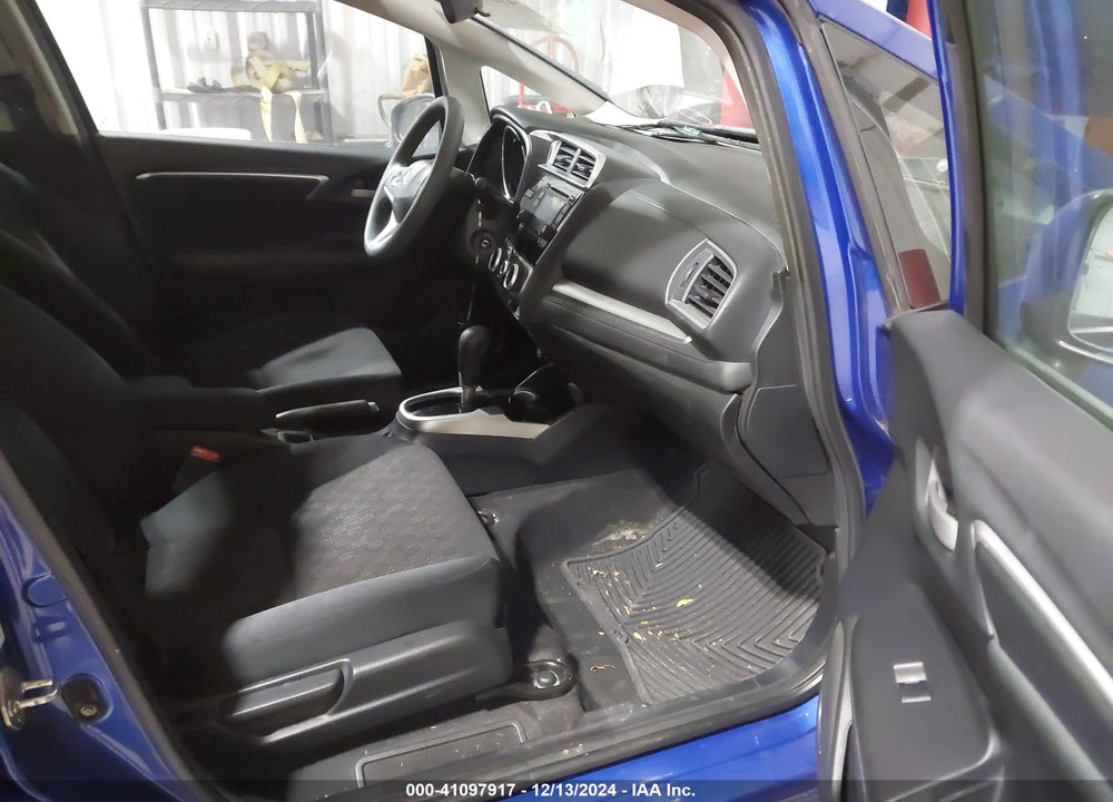 2015 HONDA FIT VIN: 3HGGK5H5XFM714120